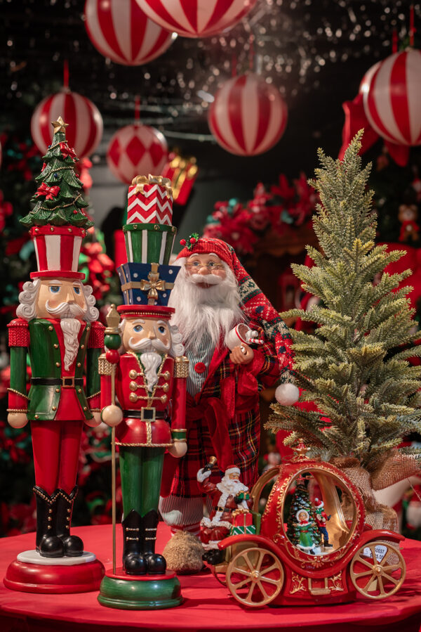 Traditional Nutcracker with Parcel Hat - Image 2