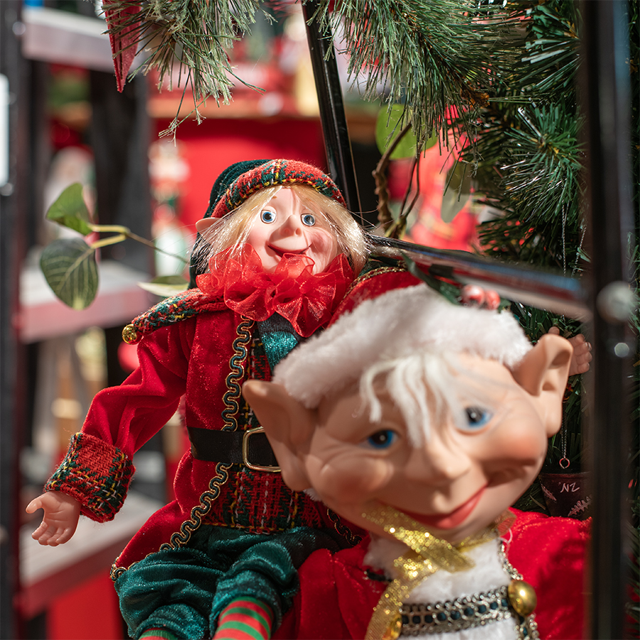 Red & Green Elf - Image 2