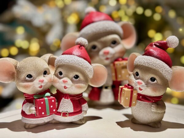 Mouse with Hat & Gift - Image 2